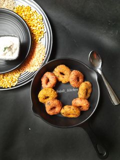 मसाला बीटरूट व हळदीचे वडाई (Masala Vada recipe in Marathi) रेसिपी चे मुख्य फोटो