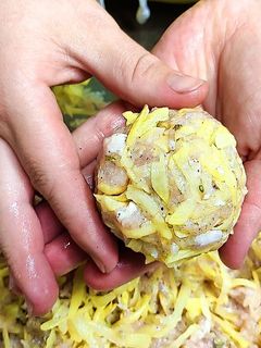 Фото Беру Фарш, картофель и одну луковицу и вкусный Ужин на столе!.