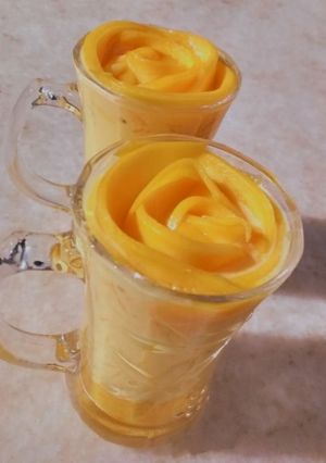 मैंगो मिल्क शेक (Mango Milkshake recipe in Hindi) रेसिपी मुख्य फोटो