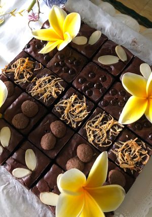 Foto resep Shiny Fudgy Brownies Panggang