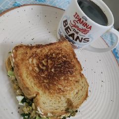 Tuna egg kale avocado sandwich A picture of Tuna egg kale avocado sandwich.