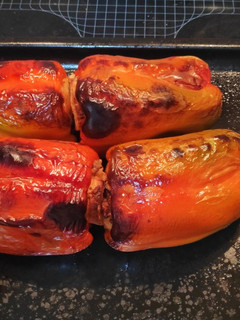 Una foto de Pimientos rellenos de carne y arroz