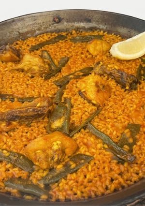 Una foto de Paella Valenciana