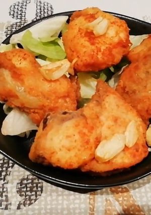 Una foto de Pollo crujiente al ajillo