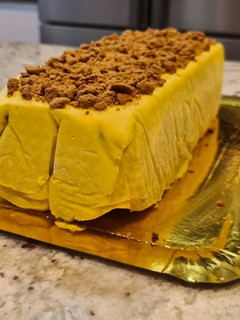 Una foto de Tarta helada de limón y galletas