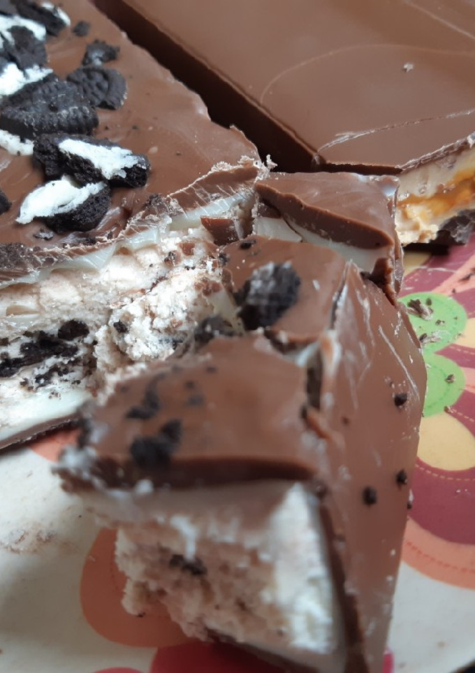 Una foto de Turrón de Oreos y Turrón de Pasta de Maní
