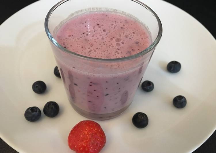 Easiest Way to Prepare Super Quick Homemade Strawberry and blue berry smoothie