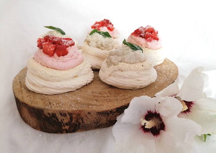 Step-by-Step Guide to Make Favorite Pavlova al cocco e limone con panna al basilico e fragole
