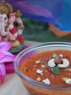 केशरी हलवा (kesari halwa recipe in marathi) रेसिपी चे मुख्य फोटो