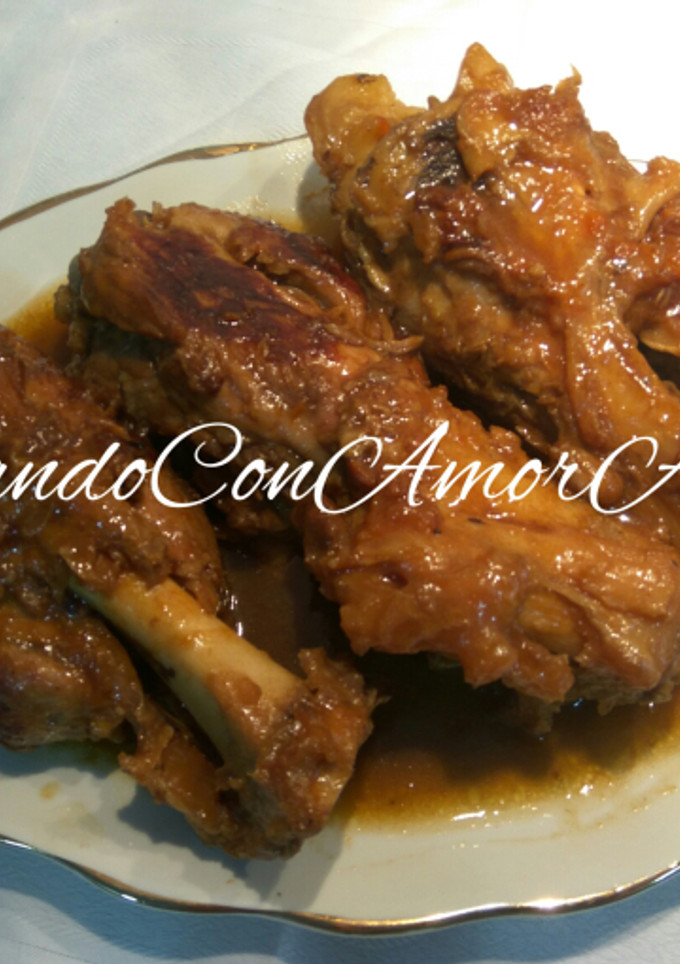 Una foto de Jarrete de cerdo al vino blanco