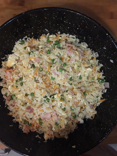 Una foto de Arroz frito casero