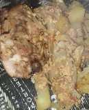 Pollo con papas en salsa al huevo