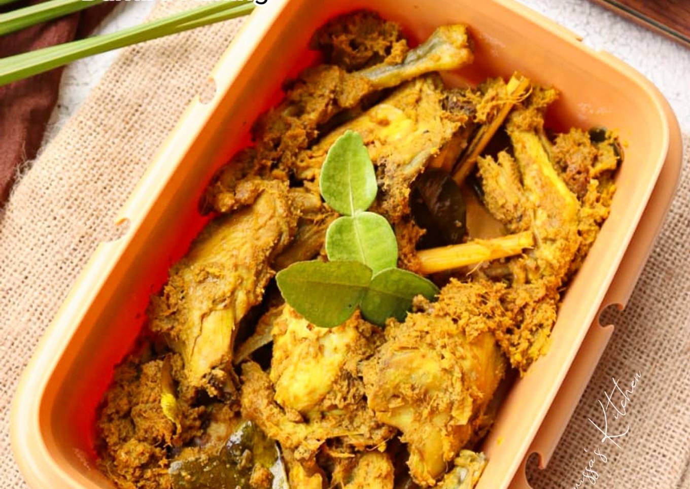 Ayam Ungkep Bumbu Kuning