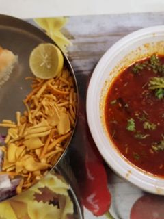 મિસલ પાવ (Misal Paav Recipe In Gujarati) રેસીપી મુખ્ય ફોટો