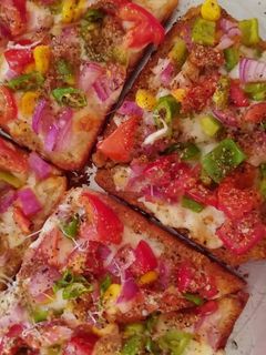 ब्रेड पिज़्ज़ा (Bread Pizza recipe in Hindi) रेसिपी मुख्य फोटो