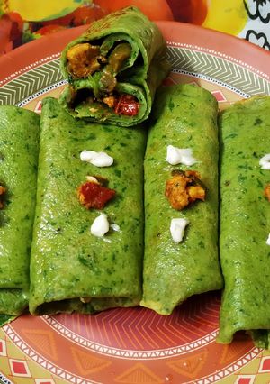 A picture of Spinach chicken roll.