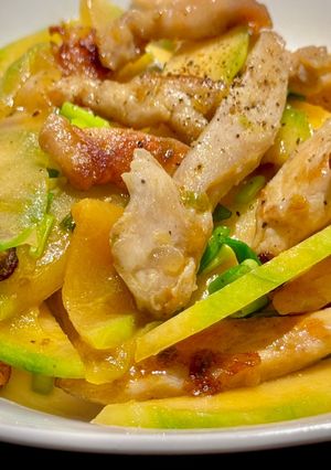 Hình của món Gà Xào Dưa Lưới.