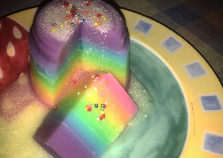 Bagaimana Menyiapkan Rainbow Jelly vla Susu yang Enak