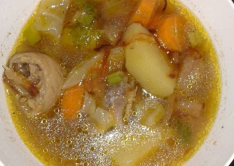 Resep Sup ayam + bakso oleh trisusanty - Cookpad