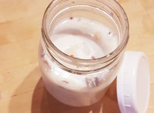 Una foto de "Overnight oats" con lichis