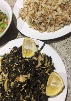 صورة لوصفة ملوخية ورز🍲