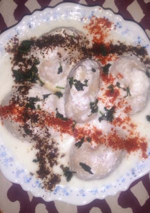 A picture of Sabudana dahi vada.