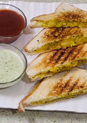 A picture of Masala Sandwich.
