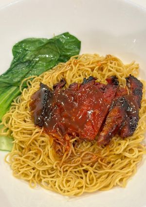 รูปของ บะหมี่หมูแดงฮ่องกง ผักกวางตุ้ง แบบง่าย