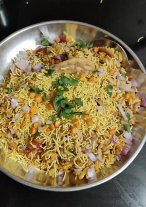 A picture of Bombay bhel.