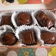 Bombones de Chocolate Bitter con maní y dátiles