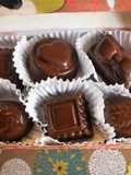 Bombones de Chocolate Bitter con maní y dátiles