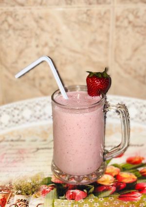 صورة لوصفة ميلك شيك فـرآولـة 🍓♥️