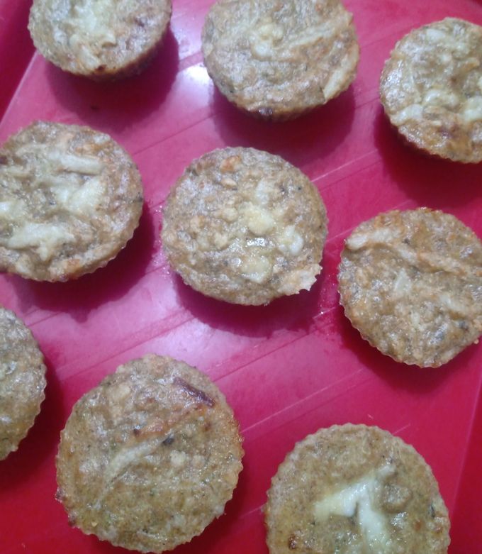 Una foto de Muffins de harina de almendras y verduras