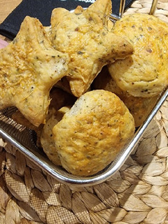 Una foto de Galletas al parmesano con toque de hierbas