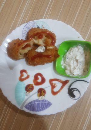 A picture of Cheezy Potato Bread Rolls.