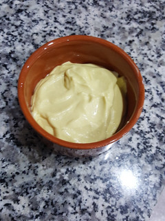 Una foto de Salsa alioli