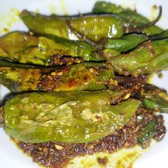 A picture of Masala bhari mirch.