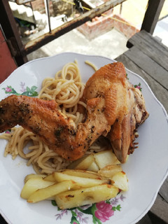 Una foto de Pollo a la braza al estilo Essen