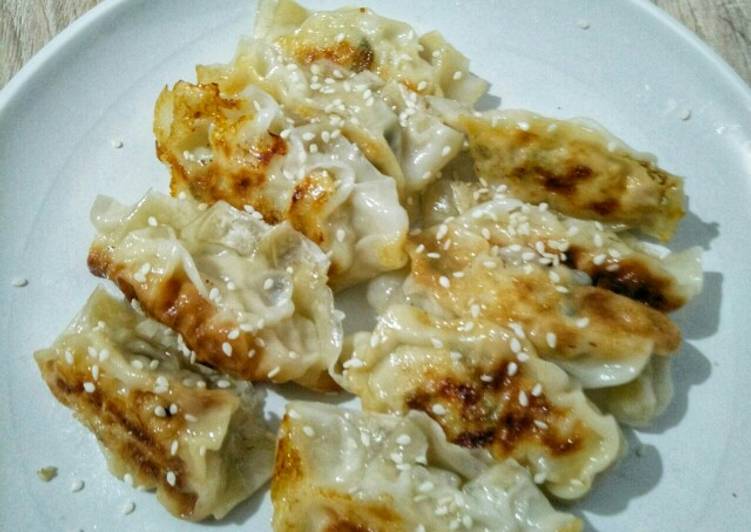 Bagaimana Menyiapkan Gyoza Ayam Anti Gagal