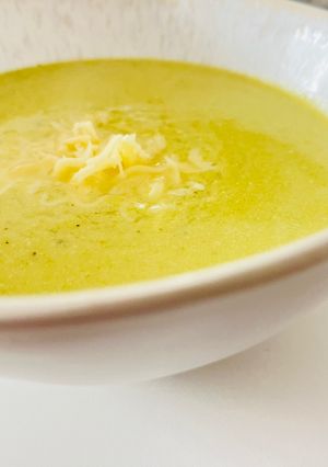 Zöldspárgakrémleves recept fotója