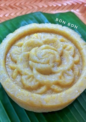 Hình của món Xôi Đậu Xanh ăn kèm gà nướng, sườn nướng.