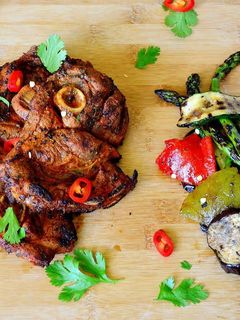 146..விருந்தினர் போஸ்ட் ~ ஸ்பைஸி BBQ வறுக்கப்பட்ட காய்கறிகளும் & amp; புதினா தயிர் சட்னி செய்முறை முக்கிய புகைப்படம்