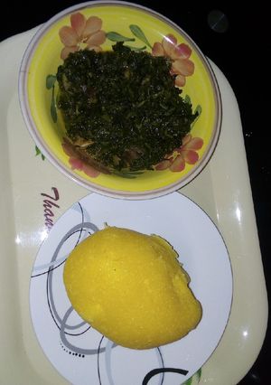 A picture of Garris and vegetable soup.