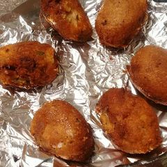 A picture of Potato and cottage cheese Cutlets with Tomato Salsa.