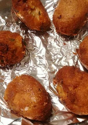 A picture of Potato and cottage cheese Cutlets with Tomato Salsa.