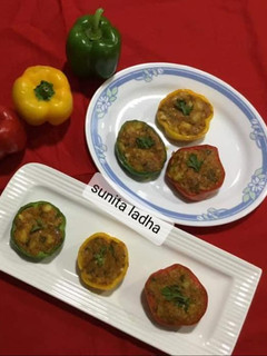 स्टफ्ड कैप्सिकम रिंग्स विथ पोटैटो फिलिंग (Stuffed capsicum rings with potato filling recipe in hindi रेसिपी मुख्य फोटो