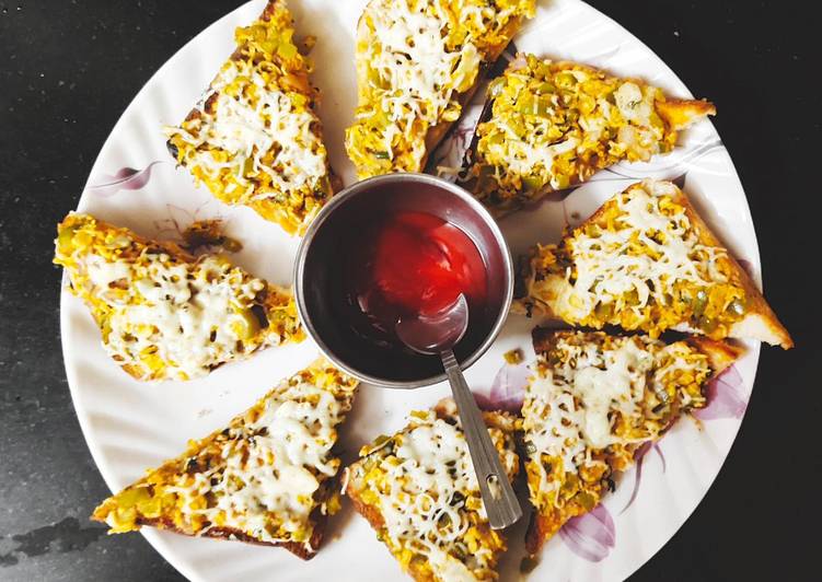 How to Prepare Favorite Egg Cheese Chilli Toast