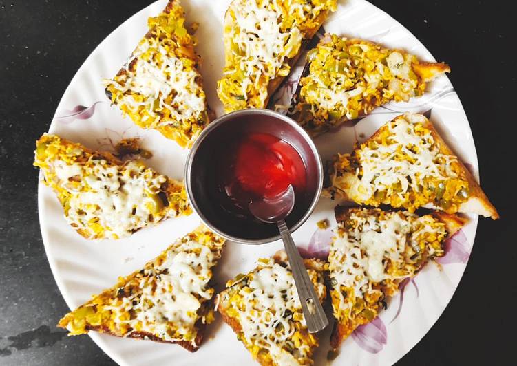 Recipe of Ultimate Egg Cheese Chilli Toast