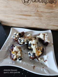 A picture of Semi Dry Fruit Filled Dates.