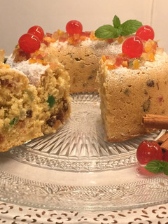 Una foto de Bundt Cake de fruta confitada y Baileys